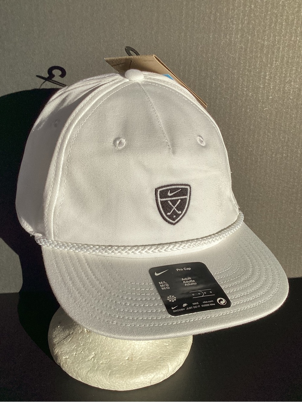 Nike Golf shield rope SnapBack Hat White NWT Size M/L